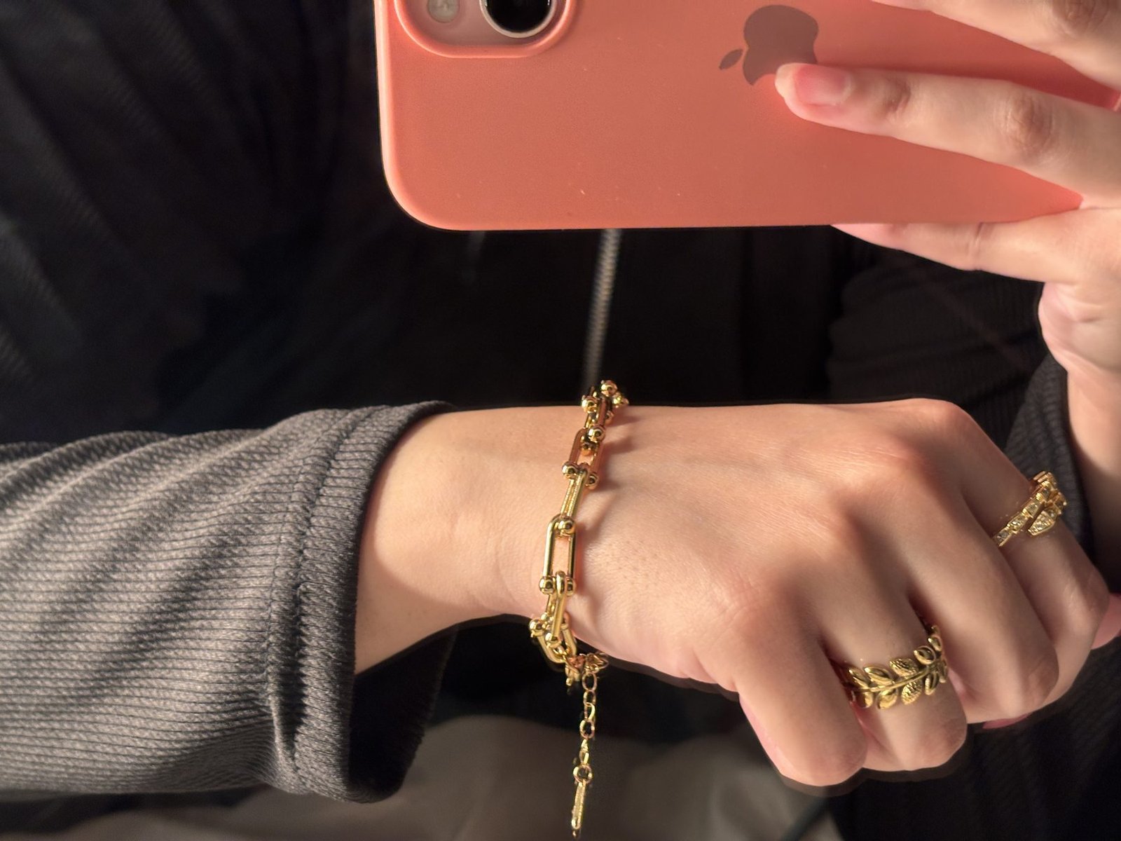 Detail of the U-link chain and clasp on the Chunky Bracelet