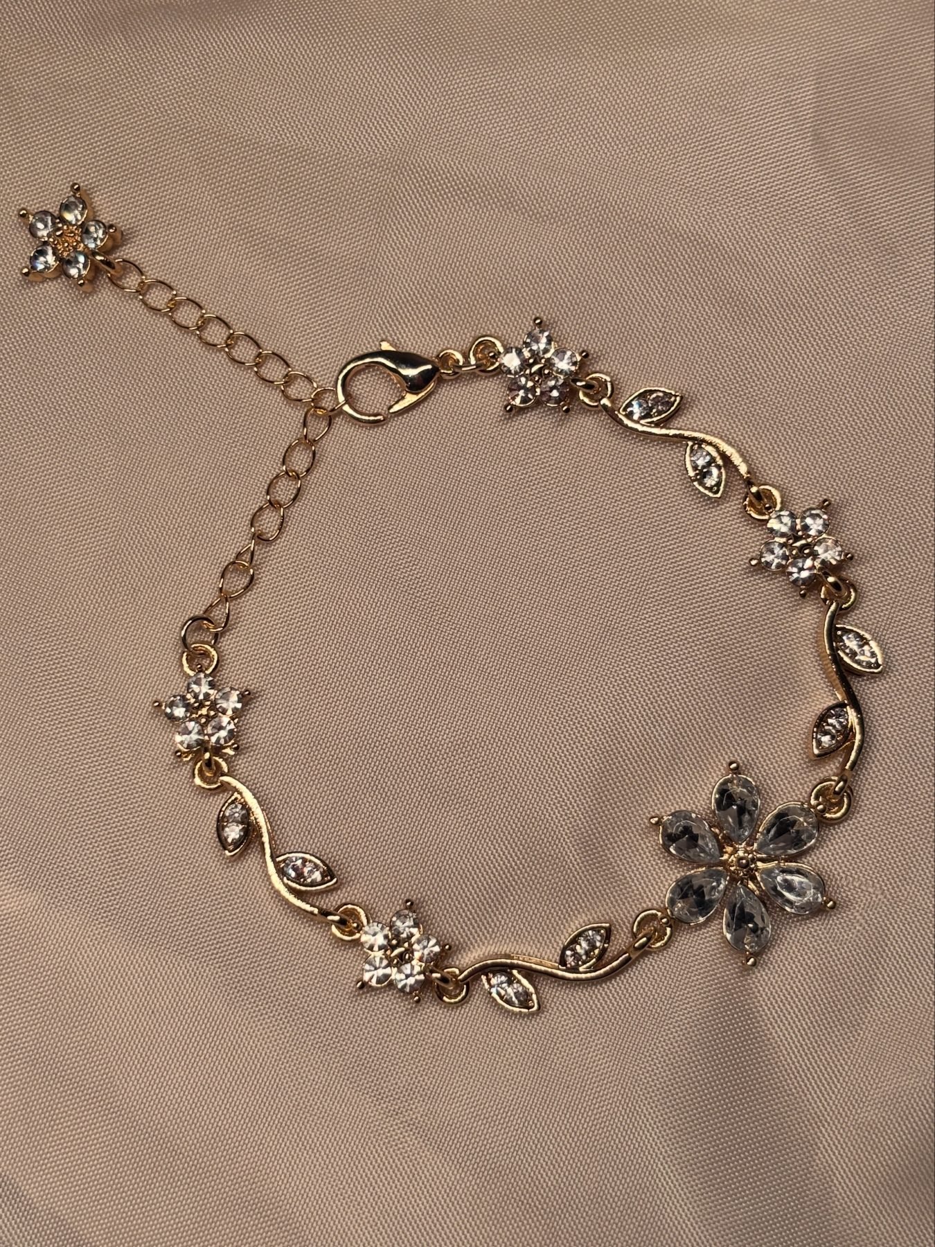 The Belladonna Bracelet - Crystal