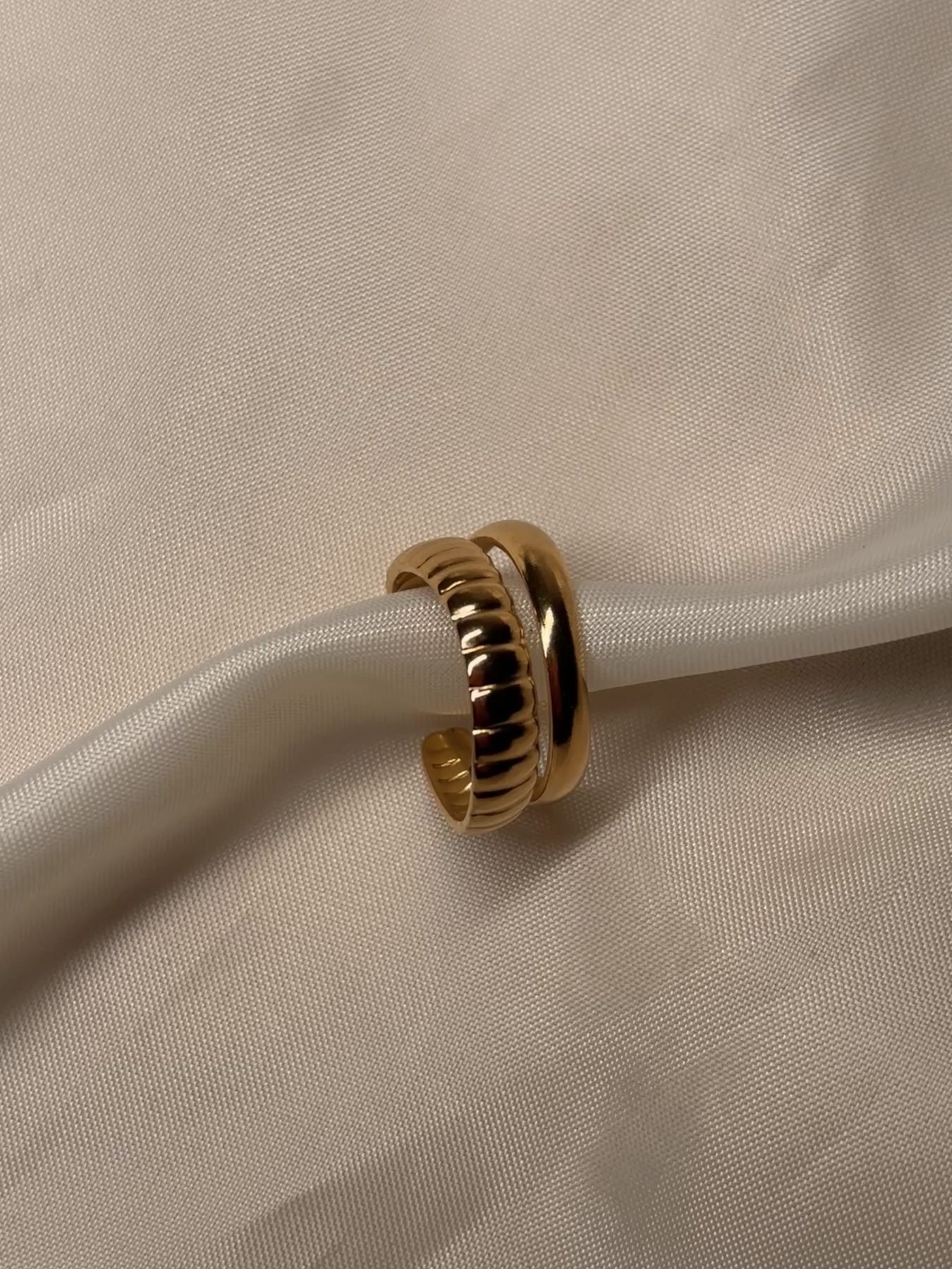 The Echo Ring