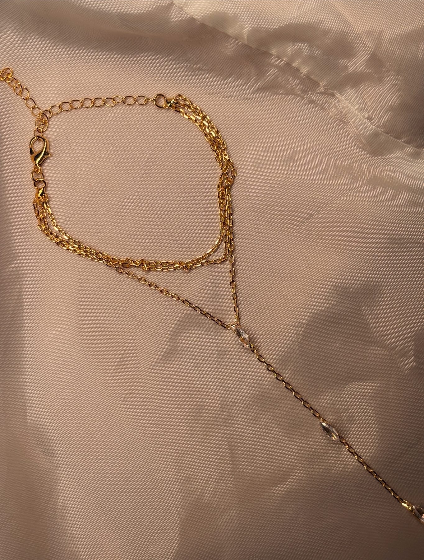 The Trace Hand Chain