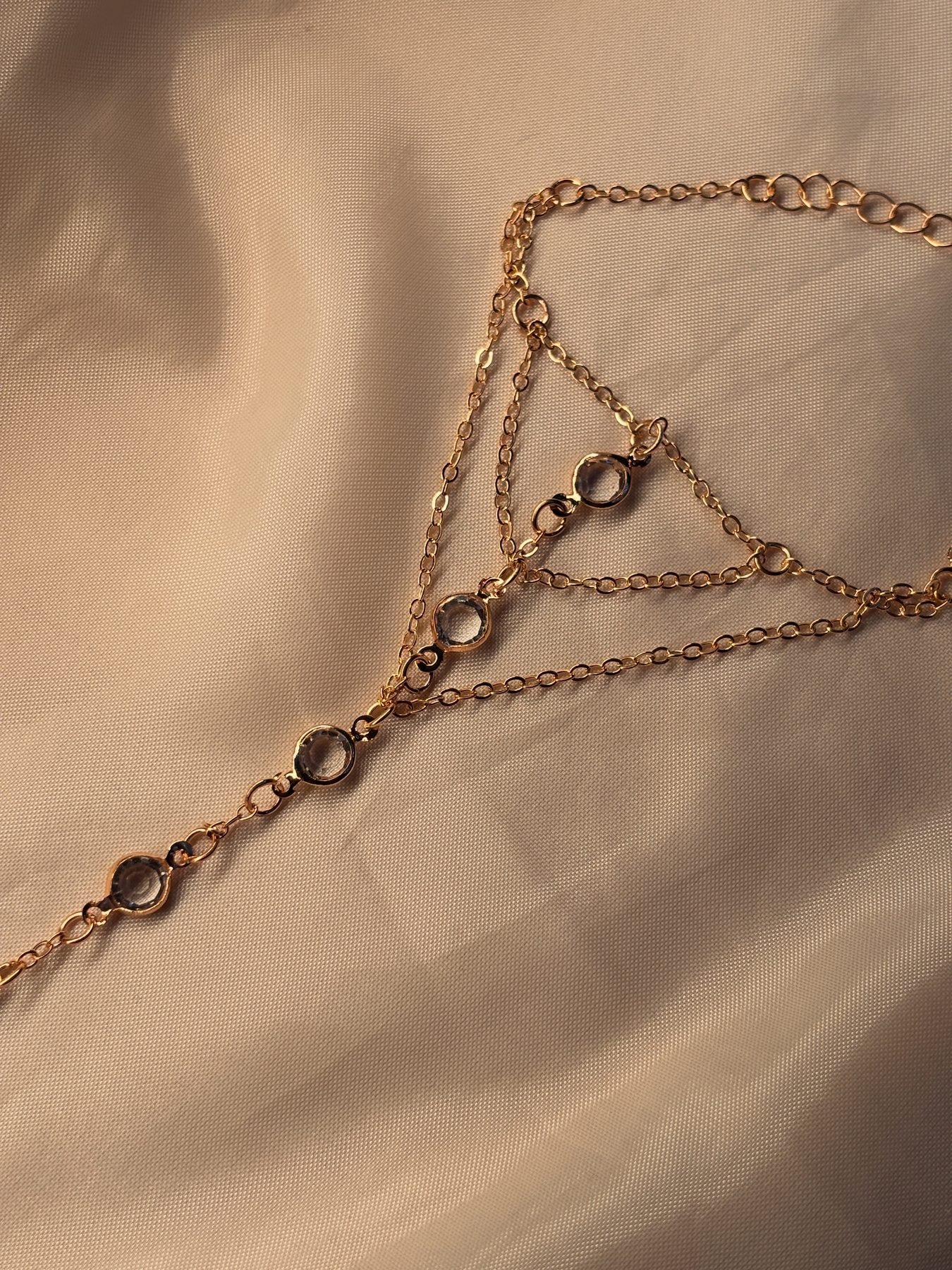 The Turkish Hand Chain laid flat showing its clean triangular chain shape